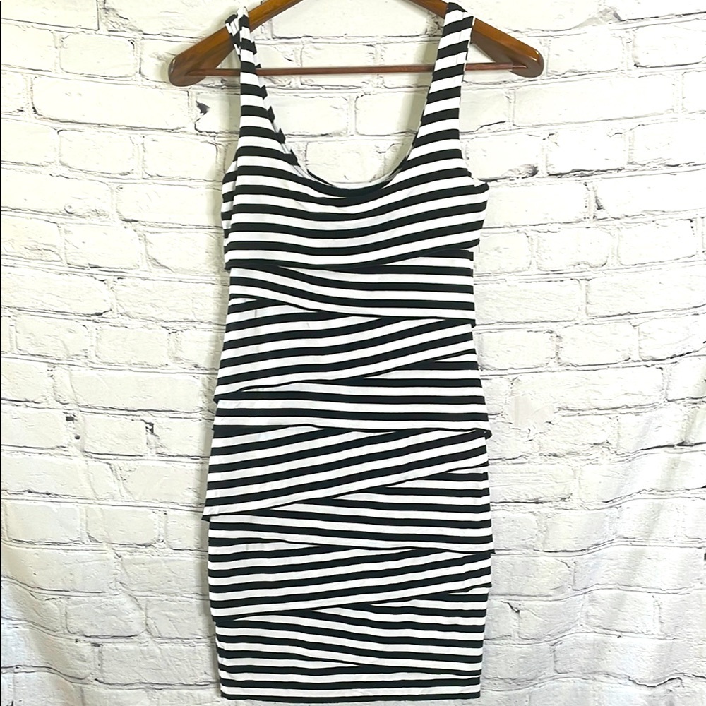 Joseph Ribkoff Black White Striped Sleeveless Dress Size 8 Excellent Condition
